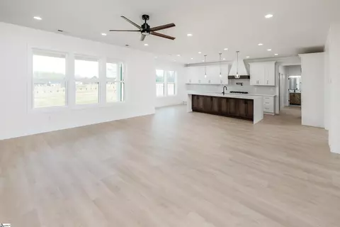 3619 Pennington Rd, Greer, SC 29651 photo 9