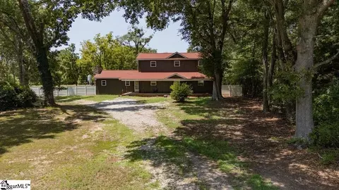 2935 14 Hwy, Laurens, SC 29360
