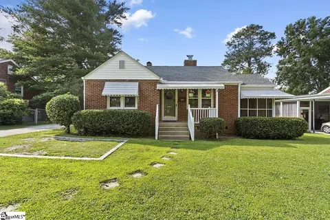 220 W Laurel Ave, Greenwood, SC 29649