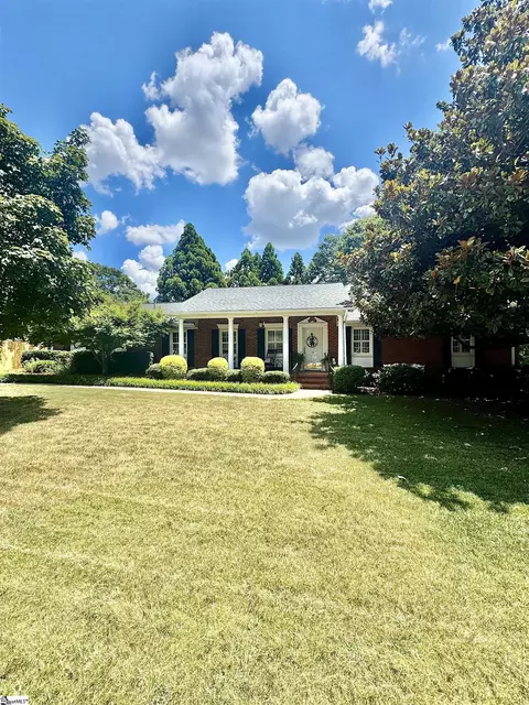 10 Dagenham Dr, Greenville, SC 29615