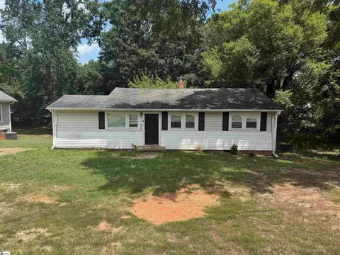 5 Mayo Dr, Greenville, SC 29605