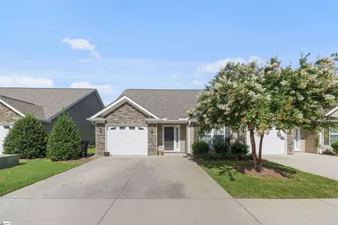 49 Eaglecrest Ct, Simpsonville, SC 29681