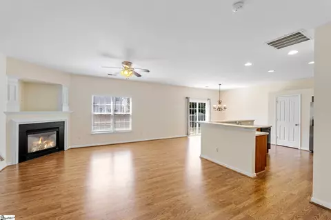 Living - 14 Cork Dr, Greer, SC 29650 photo 2 of 7