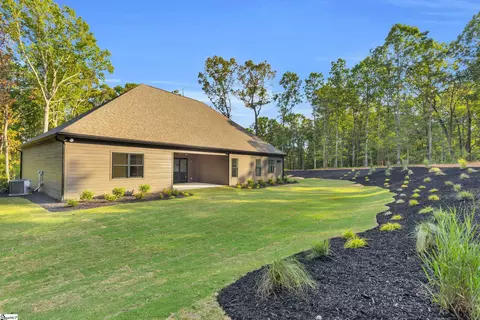 Exterior - 537 E Airport Rd, Greer, SC 29651 photo 5 of 5