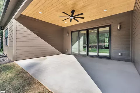 Exterior - 537 E Airport Rd, Greer, SC 29651 photo 3 of 5