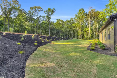 Exterior - 537 E Airport Rd, Greer, SC 29651 photo 4 of 5