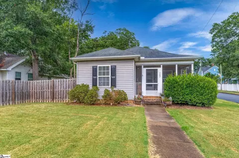 507 Trade St, Greer, SC 29651