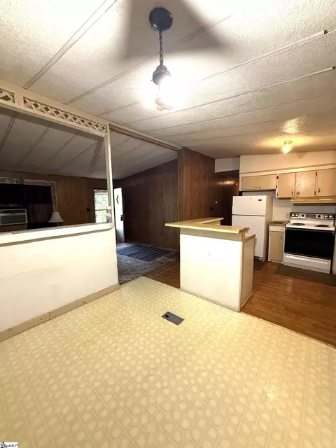 144 Davis St, Central, SC 29630 photo 4