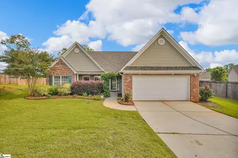 33 Eventide Dr, Simpsonville, SC 29681