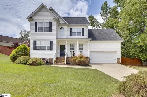 304 Schooner Ct, Simpsonville, SC 29680