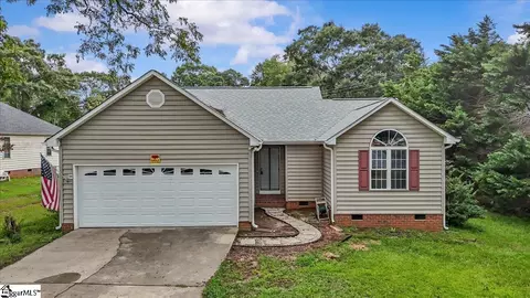 108 Edgewood St, Lyman, SC 29365