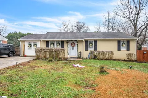207 Blossom Dr, Greenville, SC 29605