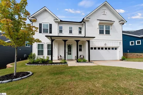 904 Novelty Dr, Greer, SC 29651