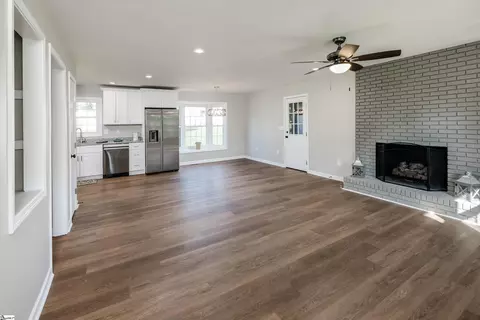 Living - 7 Lisa Dr, Williamston, SC 29697 photo 1 of 4