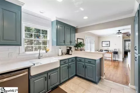 Kitchen - 103 Oak Wind Cir, Greer, SC 29651 photo 2 of 3