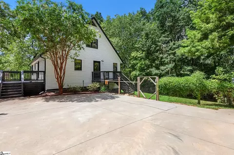 160 Chestnut Mountain Rd, Travelers Rest, SC 29690