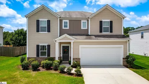 18 Larson Dr, Simpsonville, SC 29681