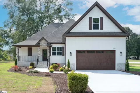 102 Sunshine Dr, Simpsonville, SC 29681