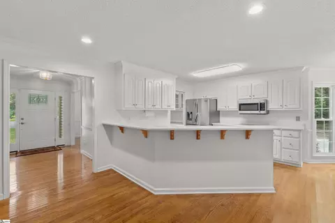 Entry Way - 607 Shadow Oaks Dr, Easley, SC 29642 photo 3 of 6