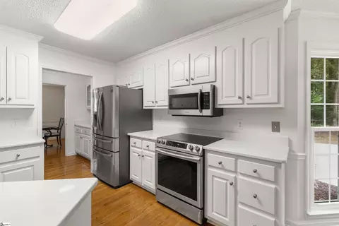 Kitchen - 607 Shadow Oaks Dr, Easley, SC 29642 photo 3 of 3