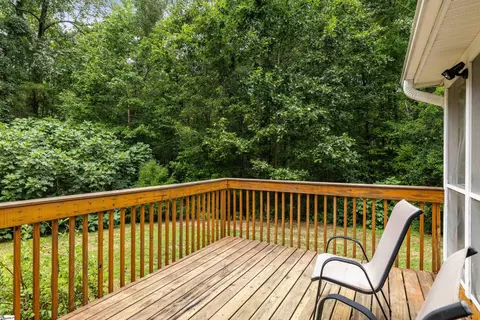 Exterior - 607 Shadow Oaks Dr, Easley, SC 29642 photo 6 of 10