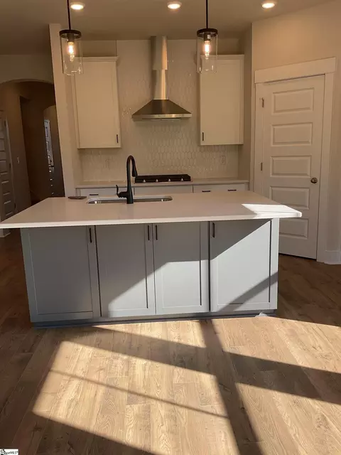 Kitchen - 113 Eagle Creek Dr, Central, SC 29630 photo 2 of 3