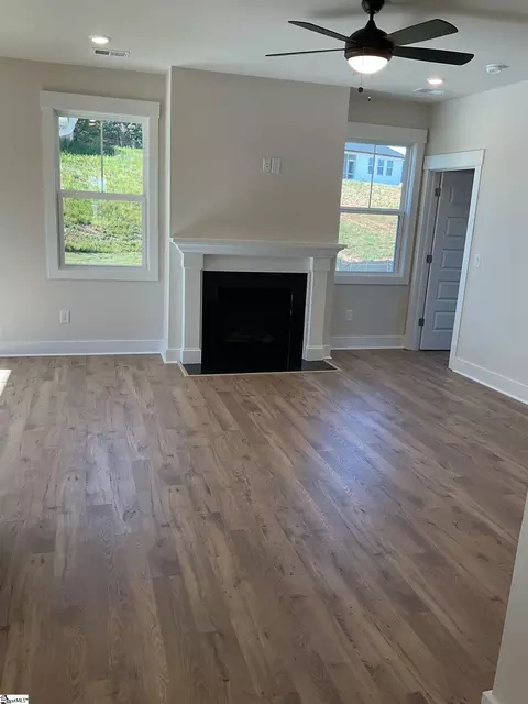 Living - 113 Eagle Creek Dr, Central, SC 29630 photo 1 of 2