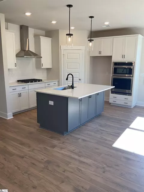Kitchen - 113 Eagle Creek Dr, Central, SC 29630 photo 3 of 3