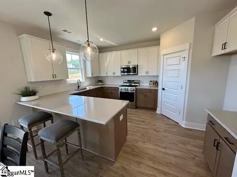 Kitchen - 123 Osprey Lndg, Central, SC 29630 photo 1 of 2