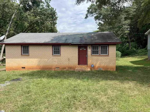 656 S Center St, Spartanburg, SC 29301