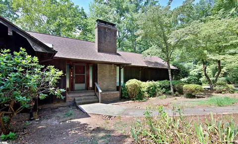 11051 Lake Ridge Ln, Seneca, SC 29672