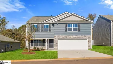 220 Roocroft Ct, Fountain Inn, SC 29644