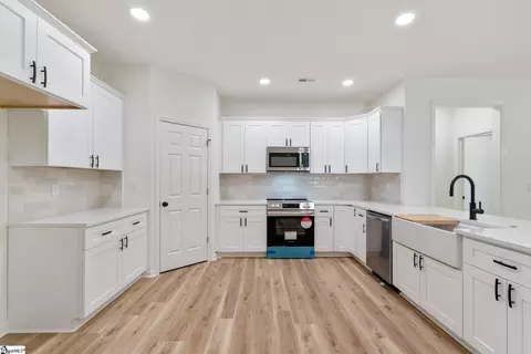 406 Burrell St, Pendleton, SC 29670 photo 6