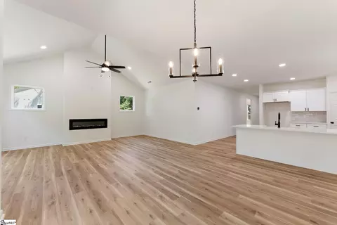 406 Burrell St, Pendleton, SC 29670 photo 10