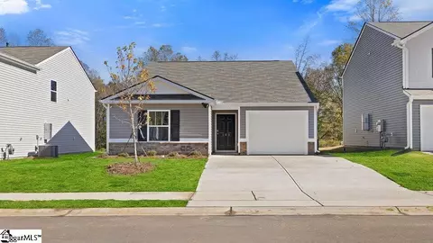 103 Cranford Rd, Fountain Inn, SC 29644