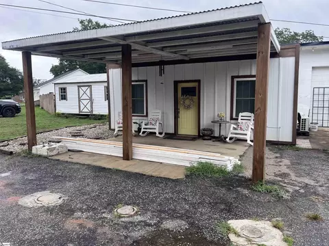 300 Harper St, Honea Path, SC 29654 photo 1