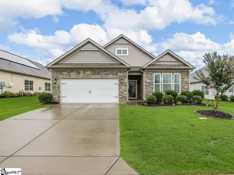 938 Deepwood Ct, Boiling Springs, SC 29316