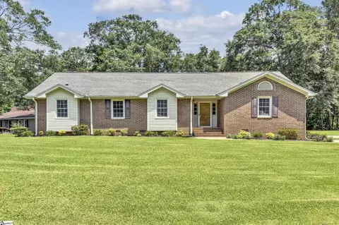 23 Riverview Cir, Greenville, SC 29611