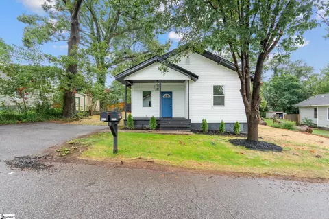 8172 9th St, Boiling Springs, SC 29316