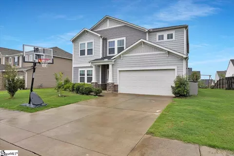 15 Larson Dr, Simpsonville, SC 29681