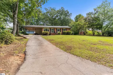 Exterior - 110 Cherokee Rd, Easley, SC 29642 photo 2 of 8
