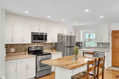 Kitchen - 110 Cherokee Rd, Easley, SC 29642 photo 3 of 4