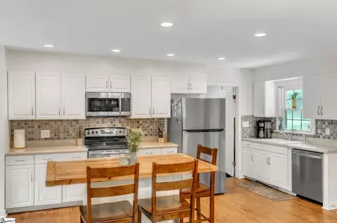 Kitchen - 110 Cherokee Rd, Easley, SC 29642 photo 2 of 4