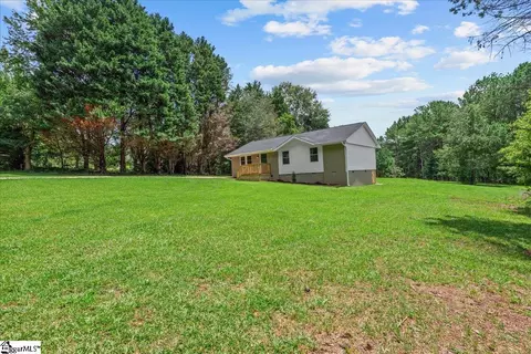 219 Holliday Rd, Six Mile, SC 29682