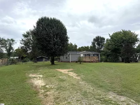 61 Meadowland Dr, Fountain Inn, SC 29644