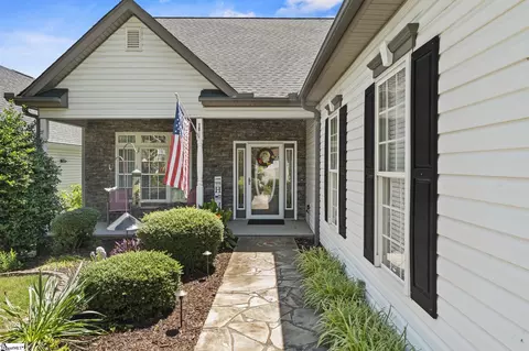 105 Garden View Ct, Piedmont, SC 29673