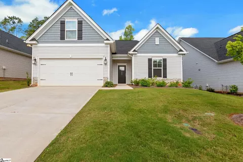 545 Clairbrook Ct, Greer, SC 29651