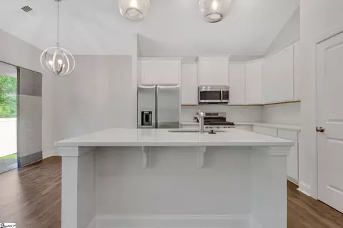 Kitchen - 545 Clairbrook Ct, Greer, SC 29651 photo 2 of 2