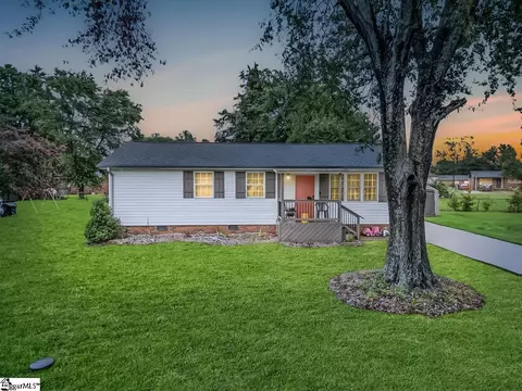 4 Melrose Rd, Greenville, SC 29605