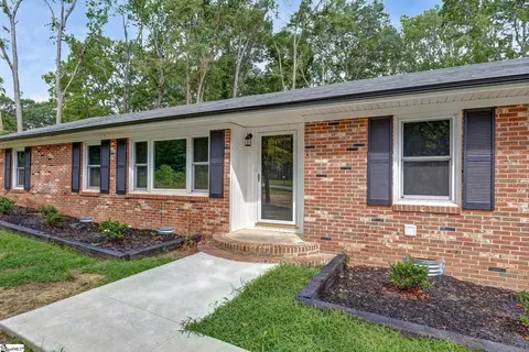 127 Wilbon Cir, Simpsonville, SC 29681